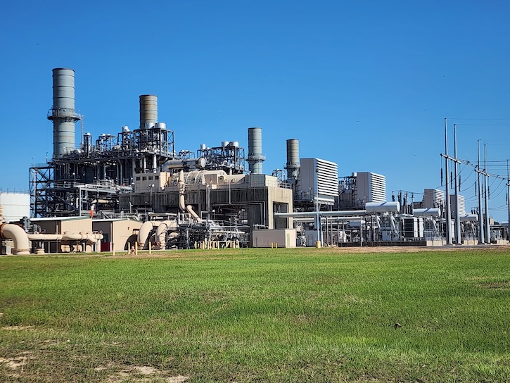 Combined cycle with gas turbines working in conjunction with steam turbines